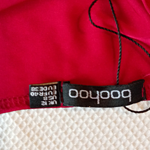 Boohoo red neck long sleeve - v-neck,